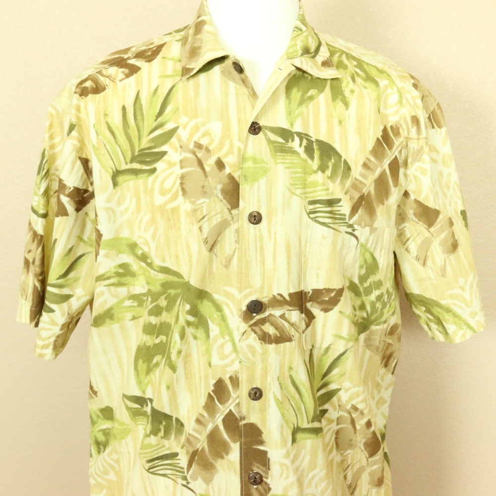 Hilo Hattie Hawaiian Camp Short Sleeve Shirt